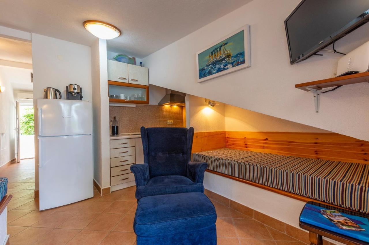 Janus Apartments Jelsa  Exterior photo